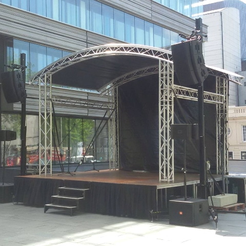 photo Location de Scène & Sonorisation Professionnelle – JBL Line Array